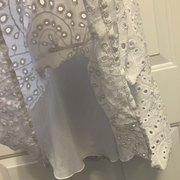 Altar'd State Sz Medium White‎ Eyelet Sleeveless Lined Shirt Top Women's - Picture 3 of 7